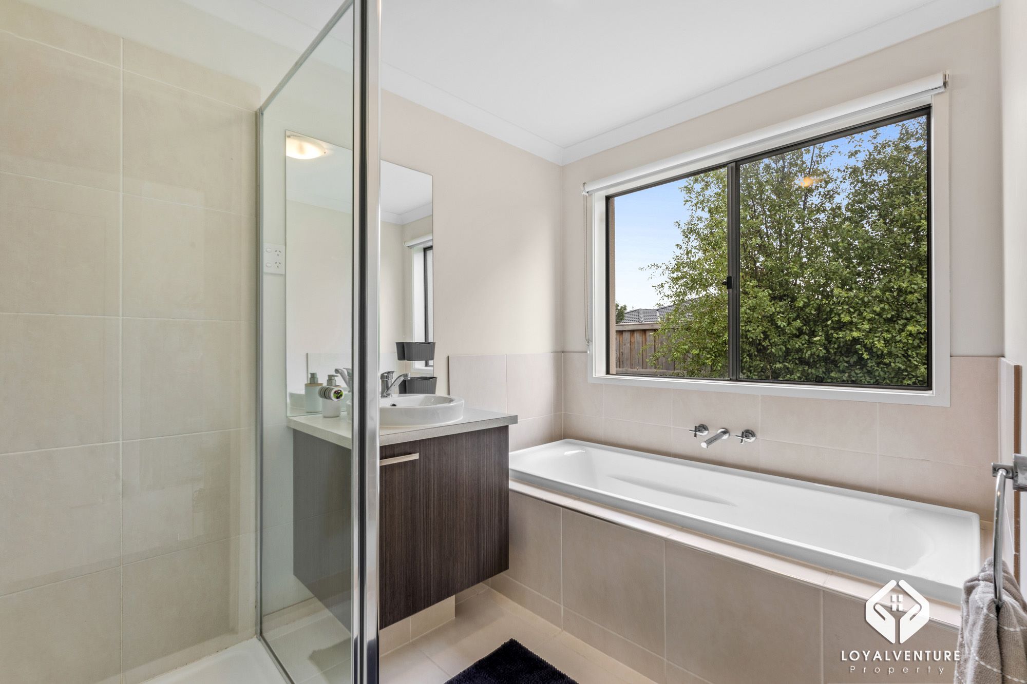 28 Solitude Crescent, Point Cook VIC, Australia, Point Cook - Thumbnail 4