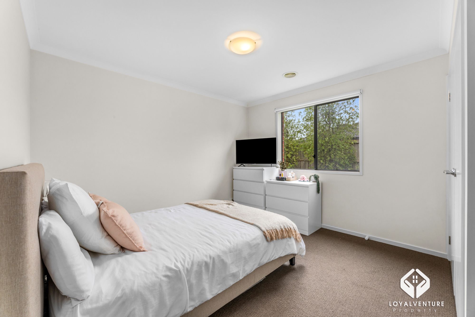 28 Solitude Crescent, Point Cook VIC, Australia, Point Cook - Thumbnail 5